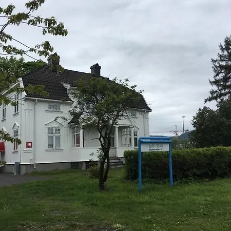 Pensionat Willa Holst 2*